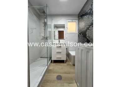 Sale - Apartment - Torrevieja - Centro