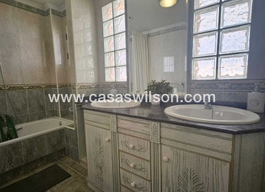 Venta - Chalet - Guardamar del Segura - Campomar