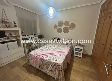Sale - Apartment - Torrevieja - Centro