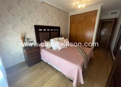 Sale - Apartment - Torrevieja - Centro