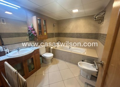 Sale - Apartment - Torrevieja - Centro