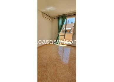 Sale - Apartment - Torrevieja - Centro