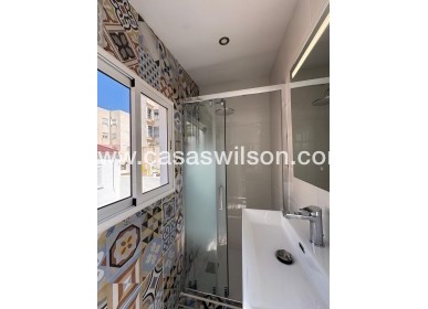 Sale - Apartment - Torrevieja - Centro