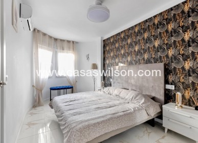 Sale - Apartment - Torrevieja - La Mata