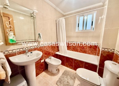 Sale - Apartment - Torrevieja - Centro