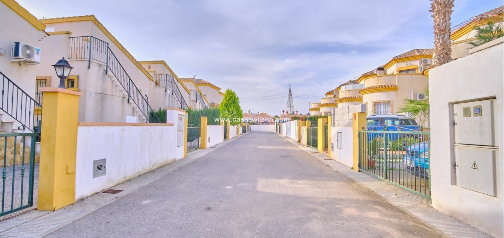 Sale - Villa - Los Montesinos - Costa Blanca