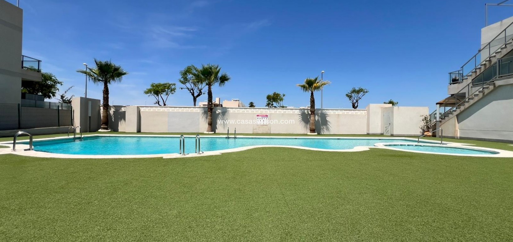 Sale - Bungalow - Pilar de la Horadada - Torre de la Horadada