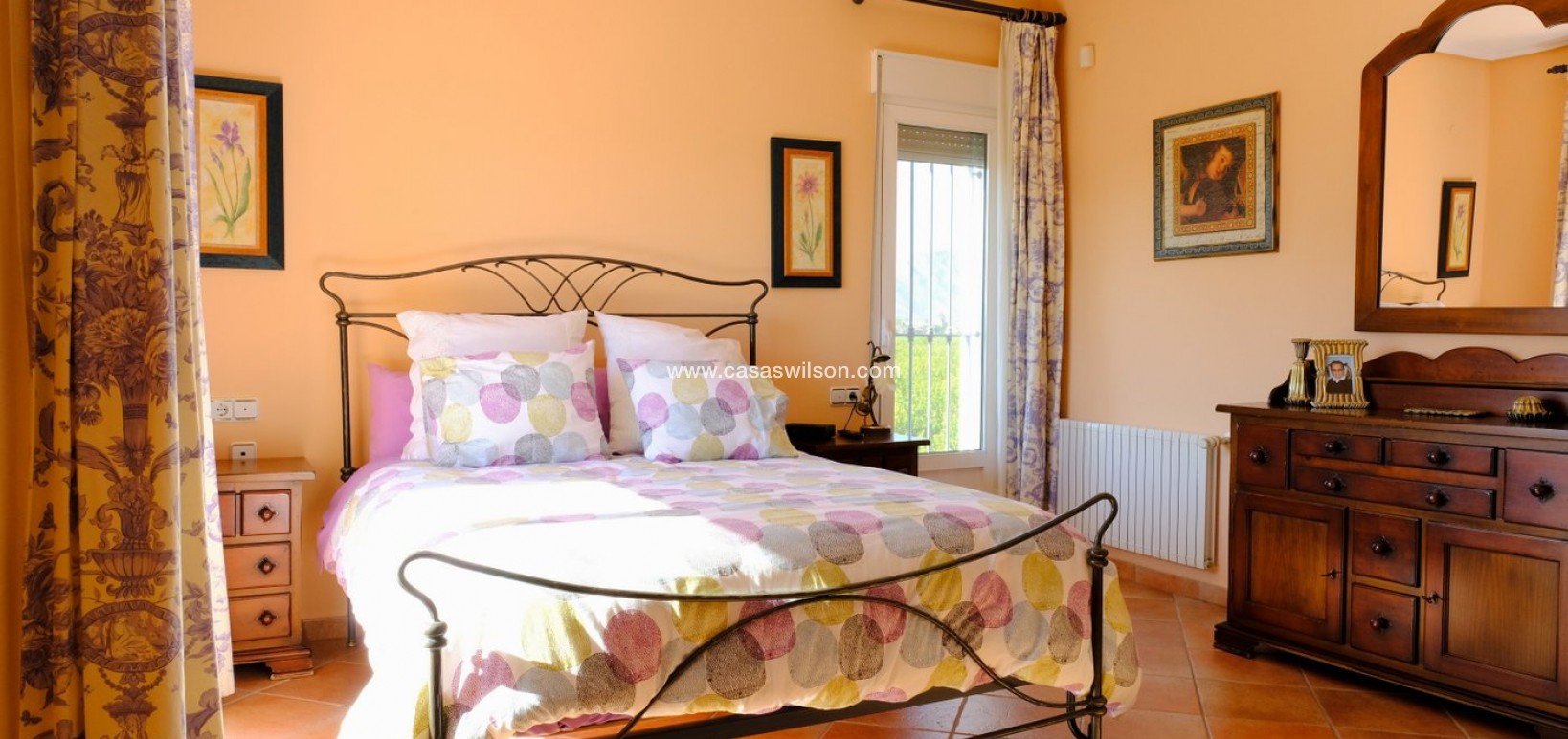 Sale - Country Property/Finca - Orihuela