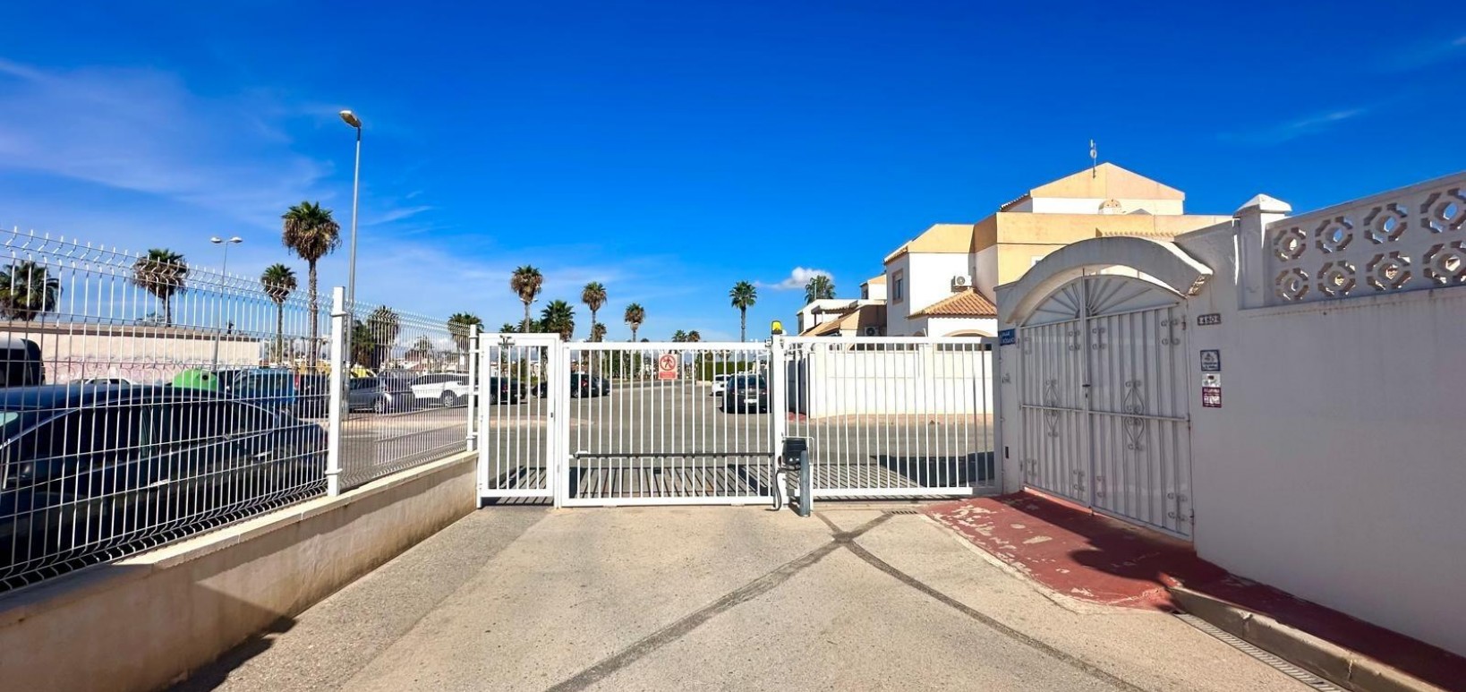 Sale - Bungalow - Torrevieja - Torretas