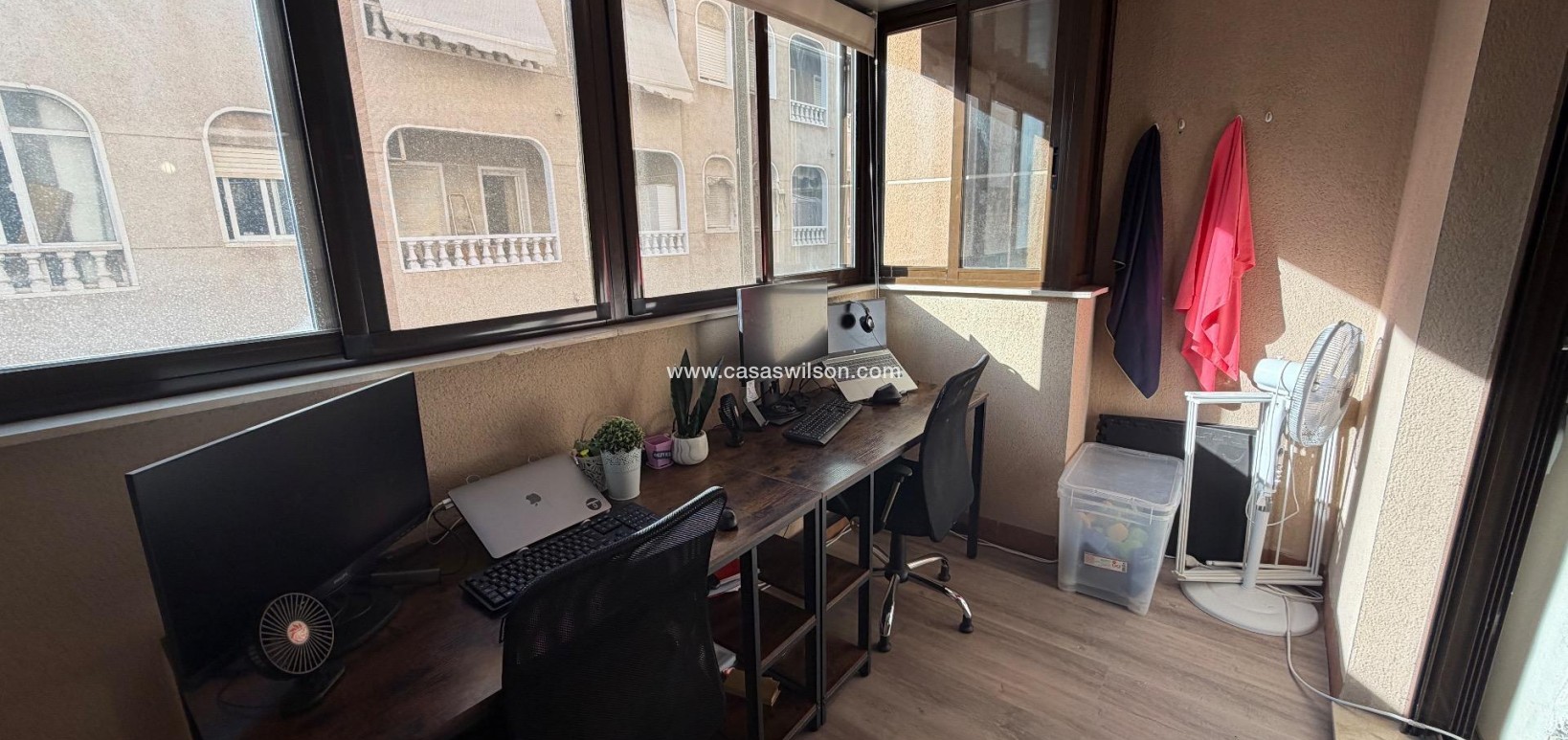 Sale - Apartment - Torrevieja - Centro