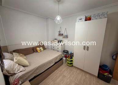 Sale - Apartment - Torrevieja - Centro