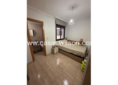 Sale - Apartment - Torrevieja - Centro