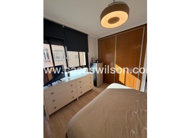 Sale - Apartment - Torrevieja - Centro