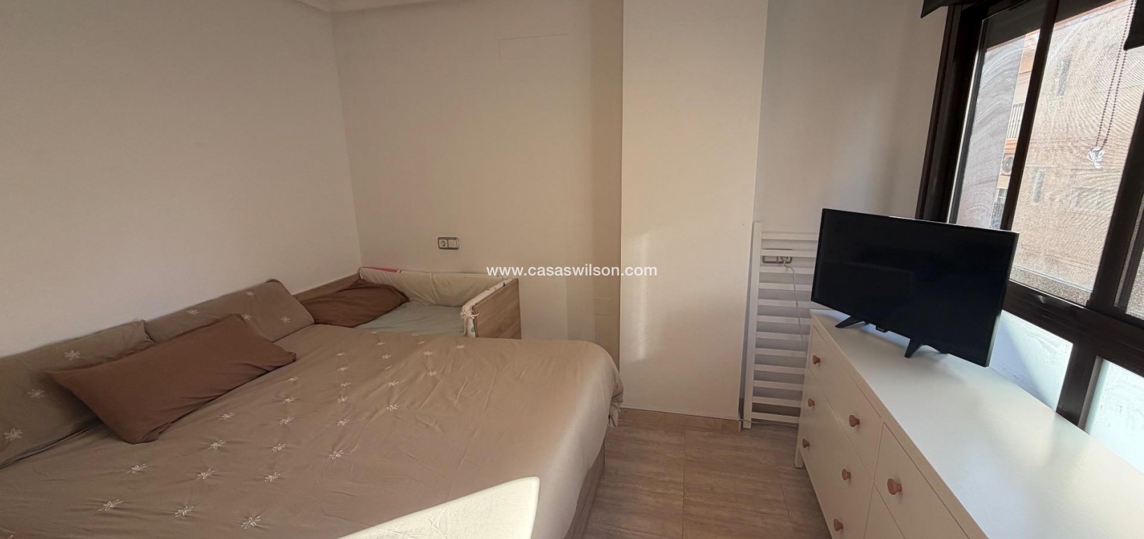 Sale - Apartment - Torrevieja - Centro