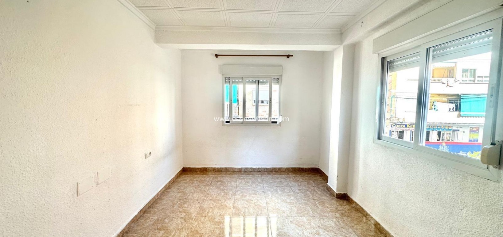 Sale - Apartment - Torrevieja - Estacion De Autobuses