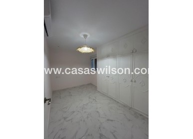 Sale - Apartment - Torrevieja - Centro