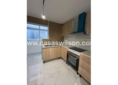 Sale - Apartment - Torrevieja - Centro