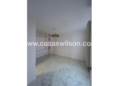 Sale - Apartment - Torrevieja - Centro