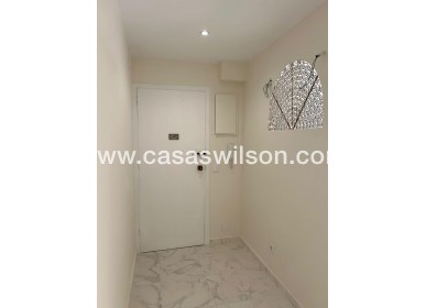 Sale - Apartment - Torrevieja - Centro