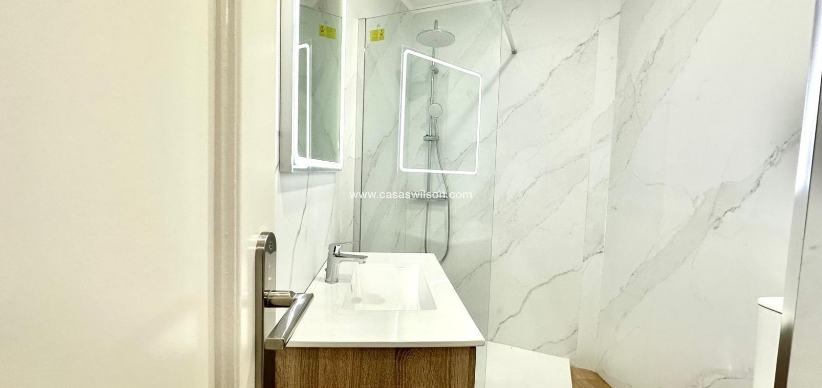 Sale - Appartement - Torrevieja - La Mata pueblo