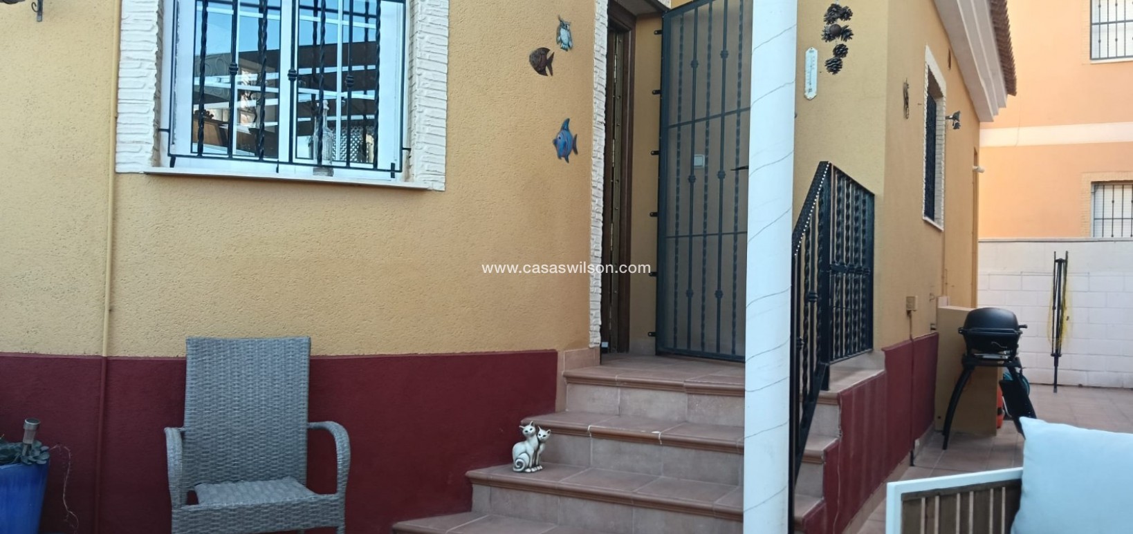 Sale - Villa - Los Montesinos - La Herrada