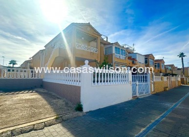 Sale - Bungalow - Torrevieja - Playa de los Locos
