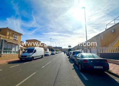 Sale - Bungalow - Torrevieja - Playa de los Locos