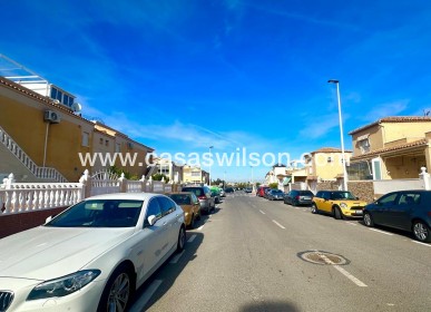 Sale - Bungalow - Torrevieja - Playa de los Locos