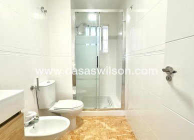 Sale - Bungalow - Torrevieja - Playa de los Locos