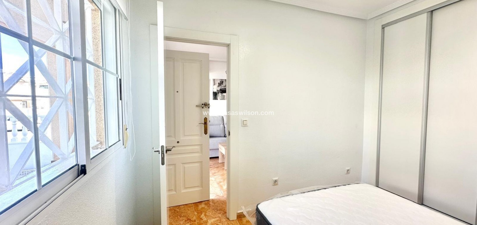 Sale - Bungalow - Torrevieja - Playa de los Locos