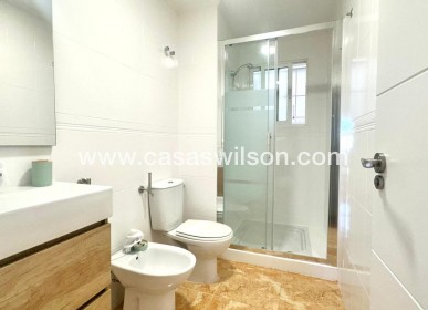 Sale - Bungalow - Torrevieja - Playa de los Locos