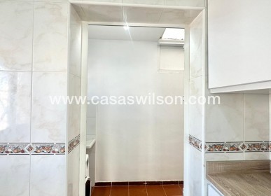 Sale - Bungalow - Torrevieja - Playa de los Locos