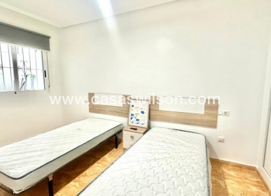 Sale - Bungalow - Torrevieja - Playa de los Locos