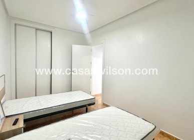 Sale - Bungalow - Torrevieja - Playa de los Locos