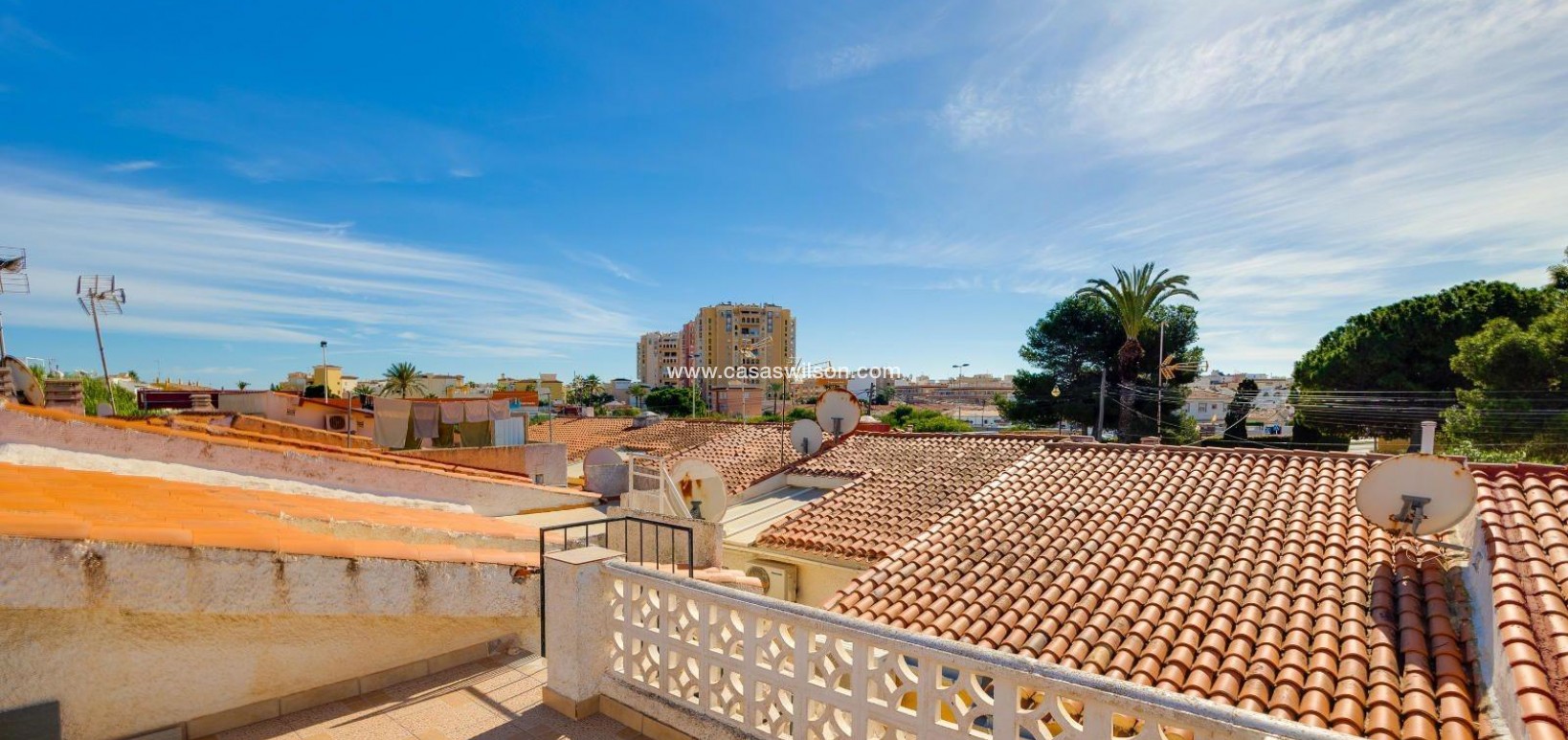 Sale - Villa - Torrevieja - Calas blanca