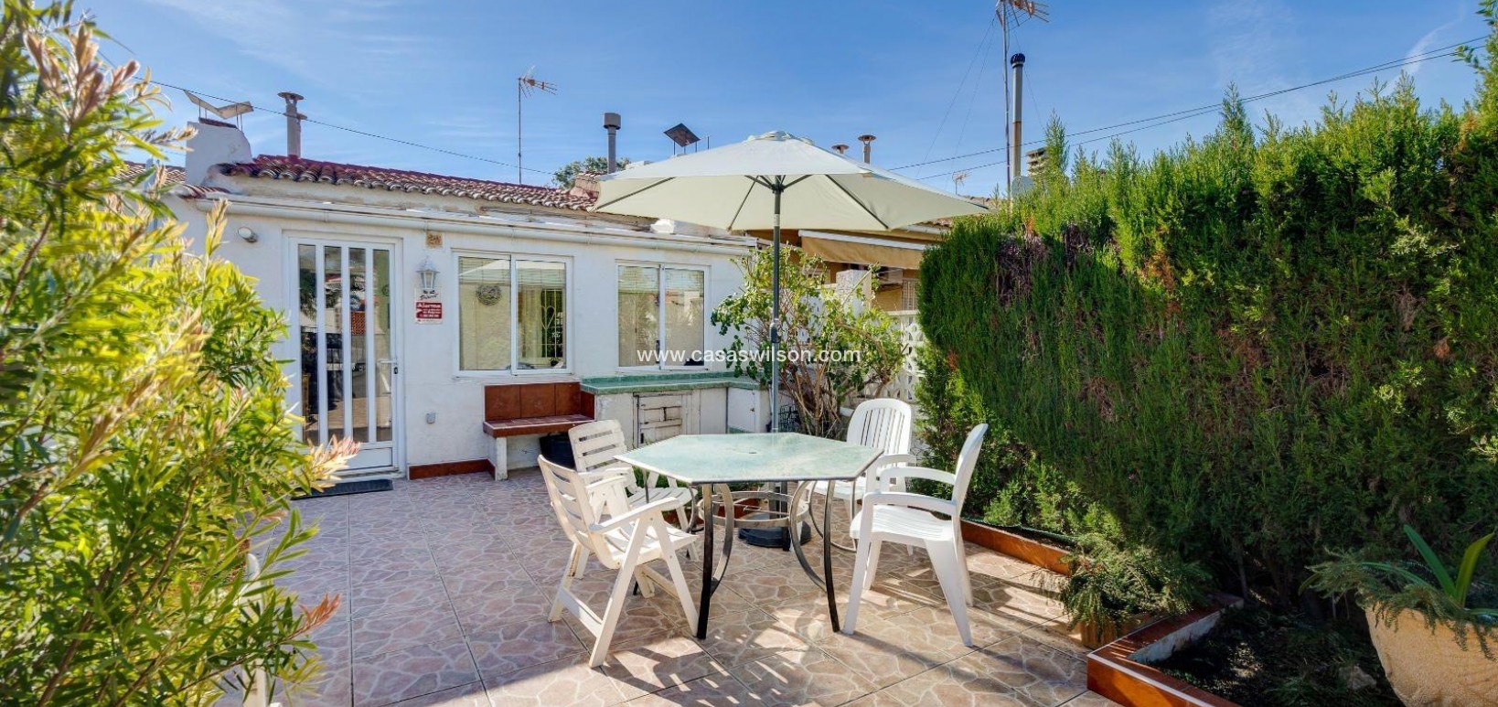 Sale - Villa - Torrevieja - Calas blanca