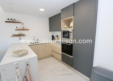 Sale - Apartment - Los Altos