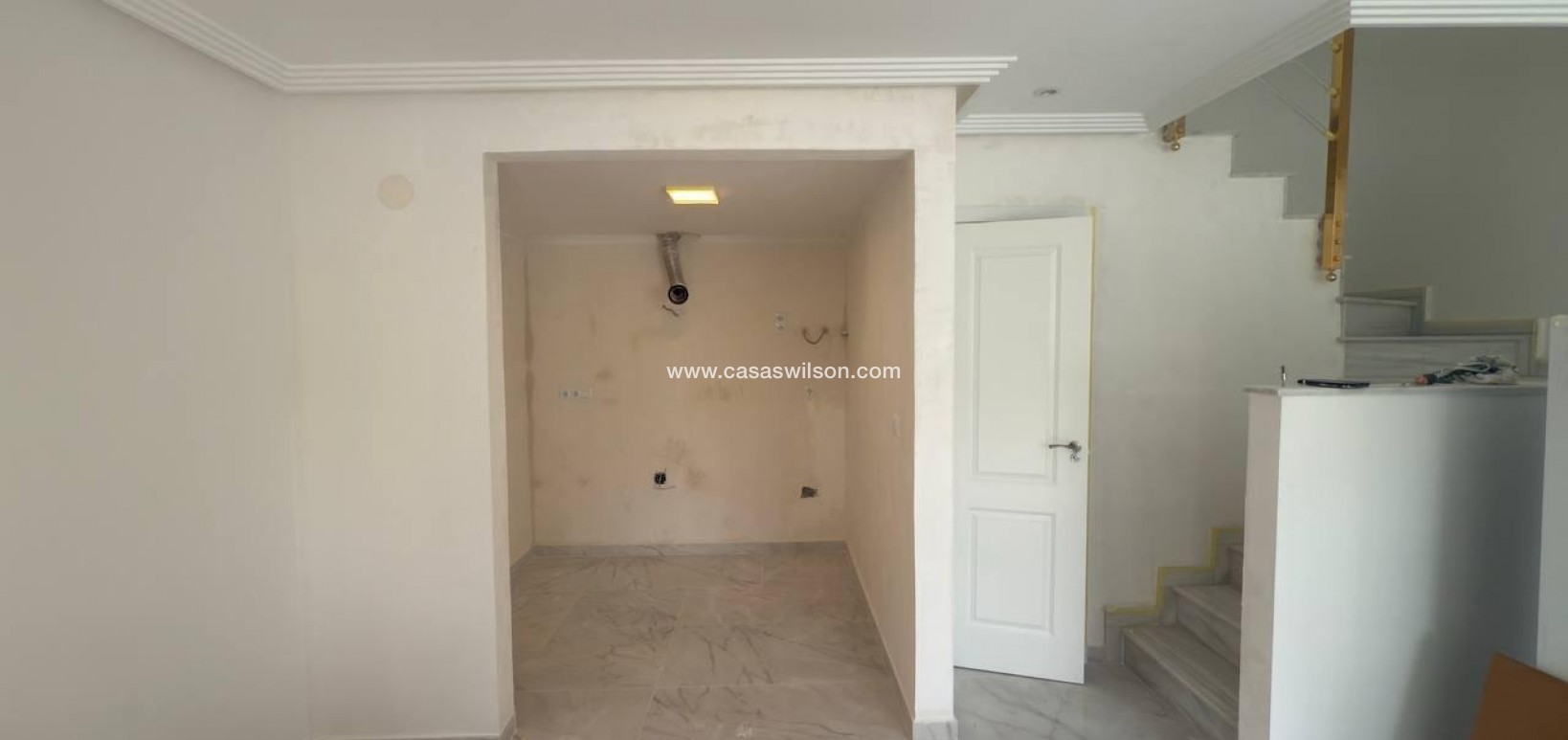 Sale - Townhouse - Torrevieja - Aguas Nuevas