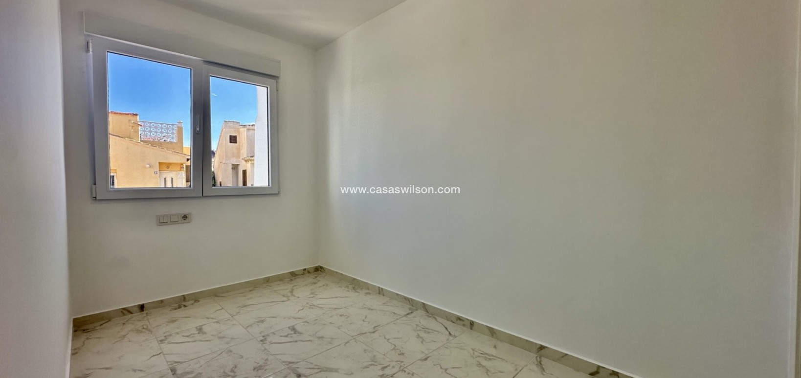 Sale - Townhouse - Torrevieja - Costa Blanca
