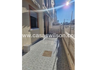 Sale - Bungalow - Torrevieja - Playa de los Naufragos