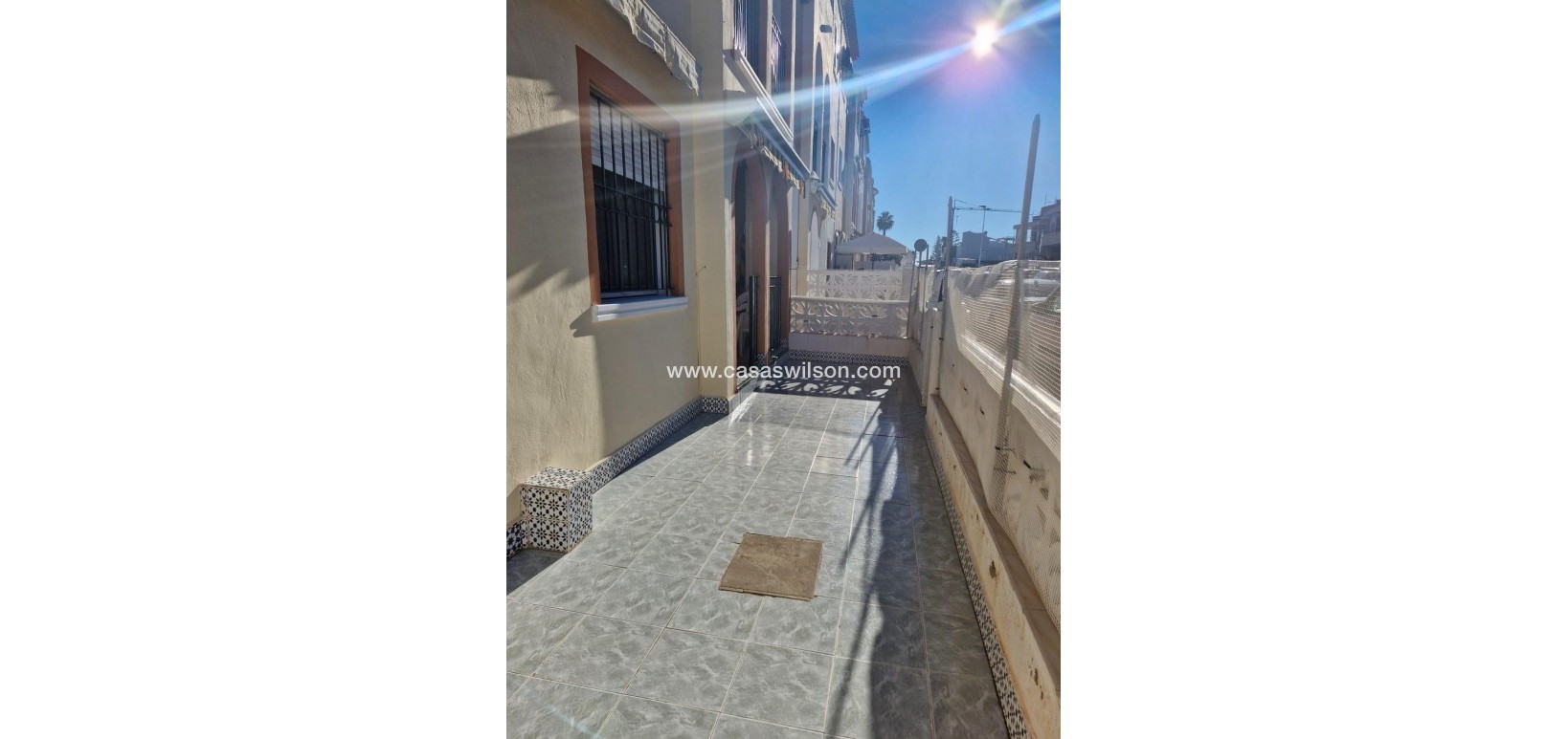 Sale - Bungalow - Torrevieja - Playa de los Naufragos