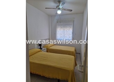 Sale - Bungalow - Torrevieja - Playa de los Naufragos