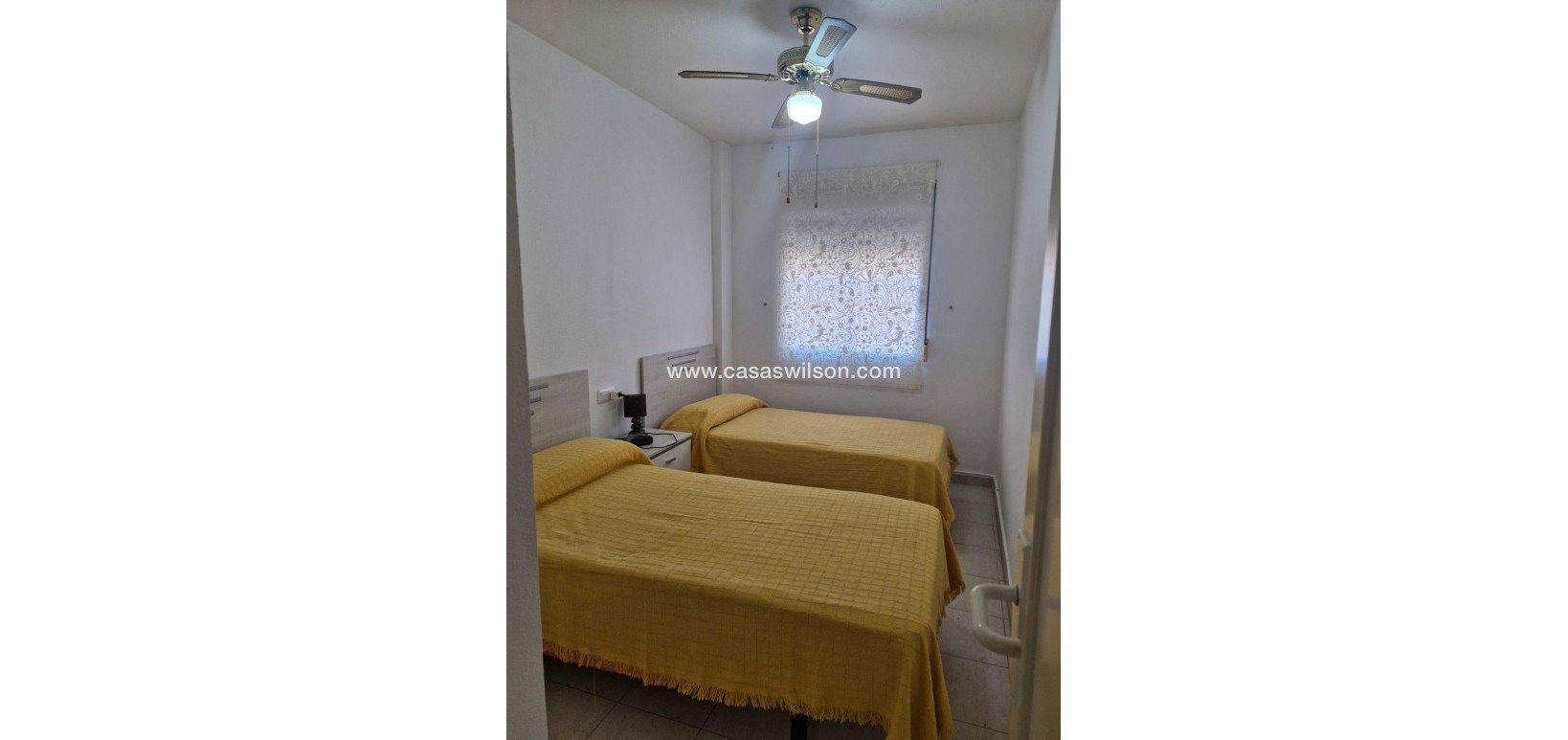 Sale - Bungalow - Torrevieja - Playa de los Naufragos