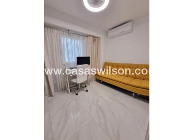 Sale - Apartment - Torrevieja - Centro