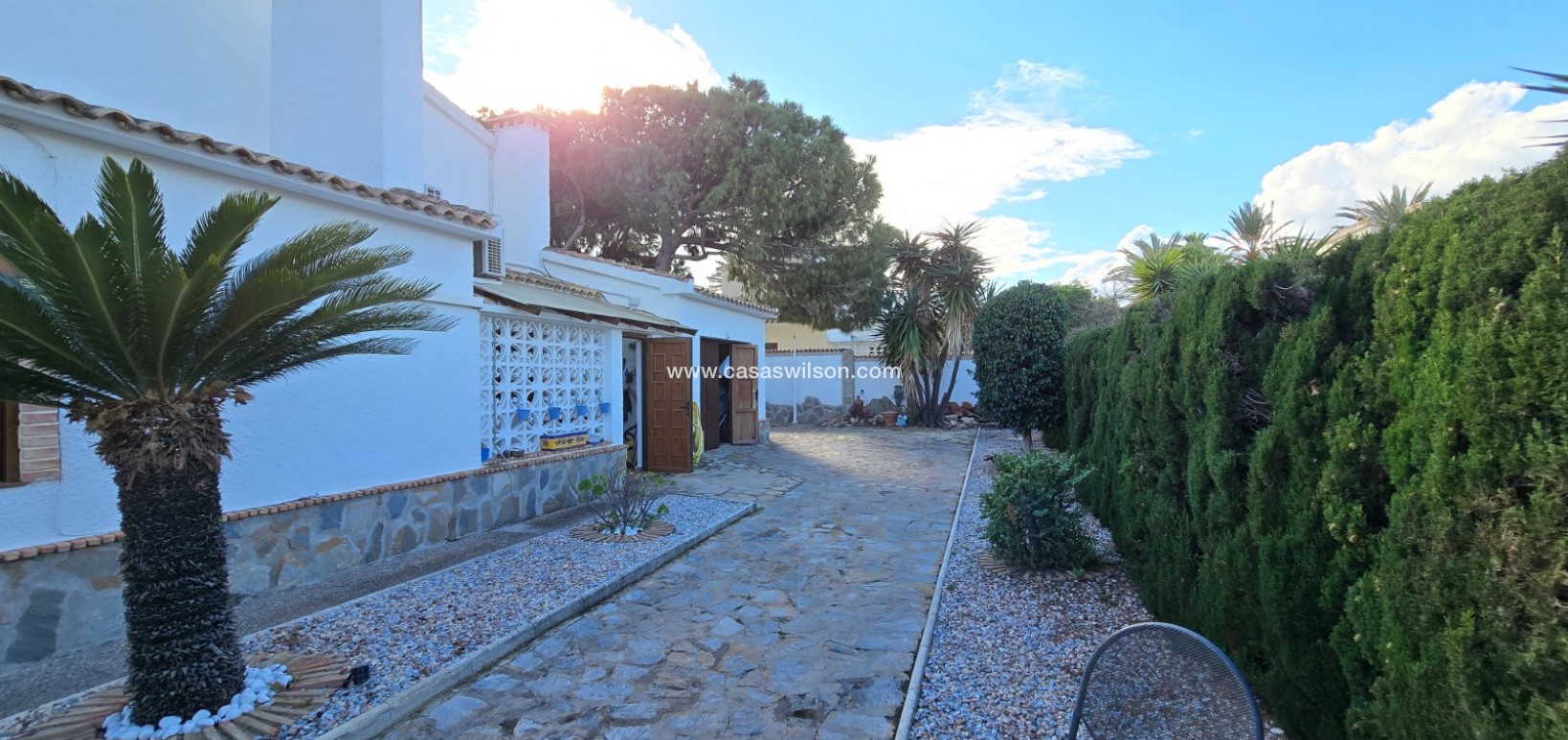 Sale - Villa - Orihuela Costa - Cabo Roig