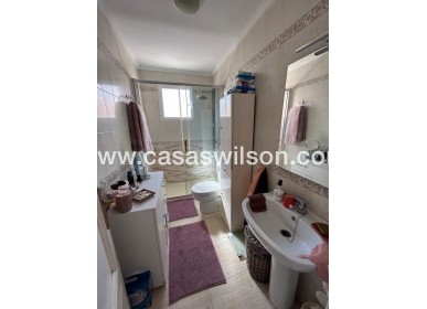 Sale - Bungalow - Torrevieja - Aguas Nuevas