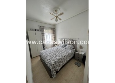 Sale - Bungalow - Torrevieja - Aguas Nuevas