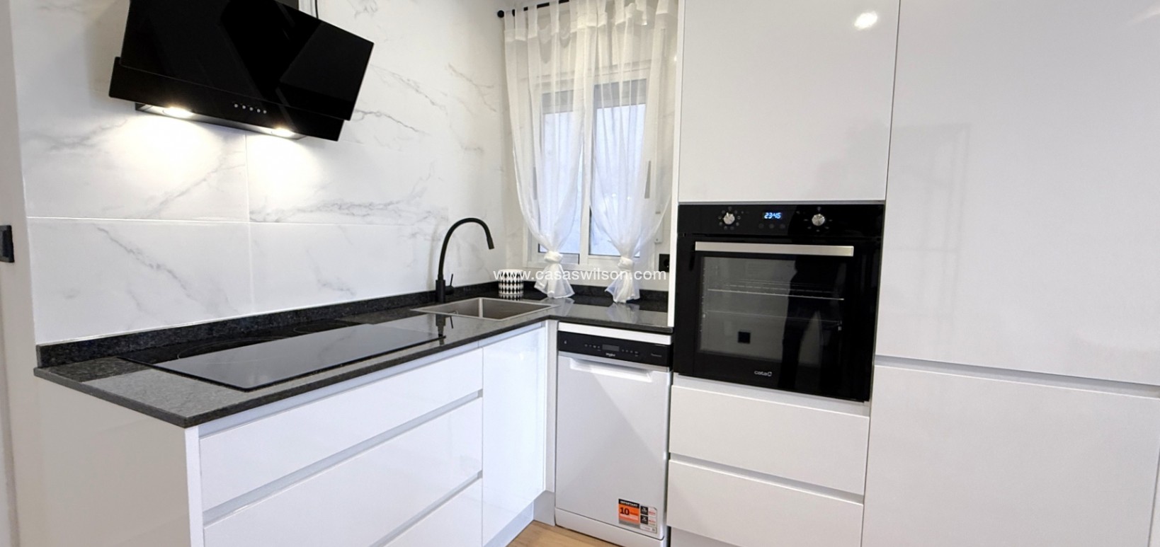 Sale - Apartment - Torrevieja - Costa Blanca