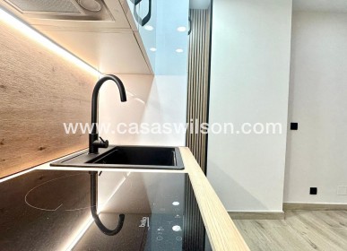 Sale - Apartment - Torrevieja - Centro