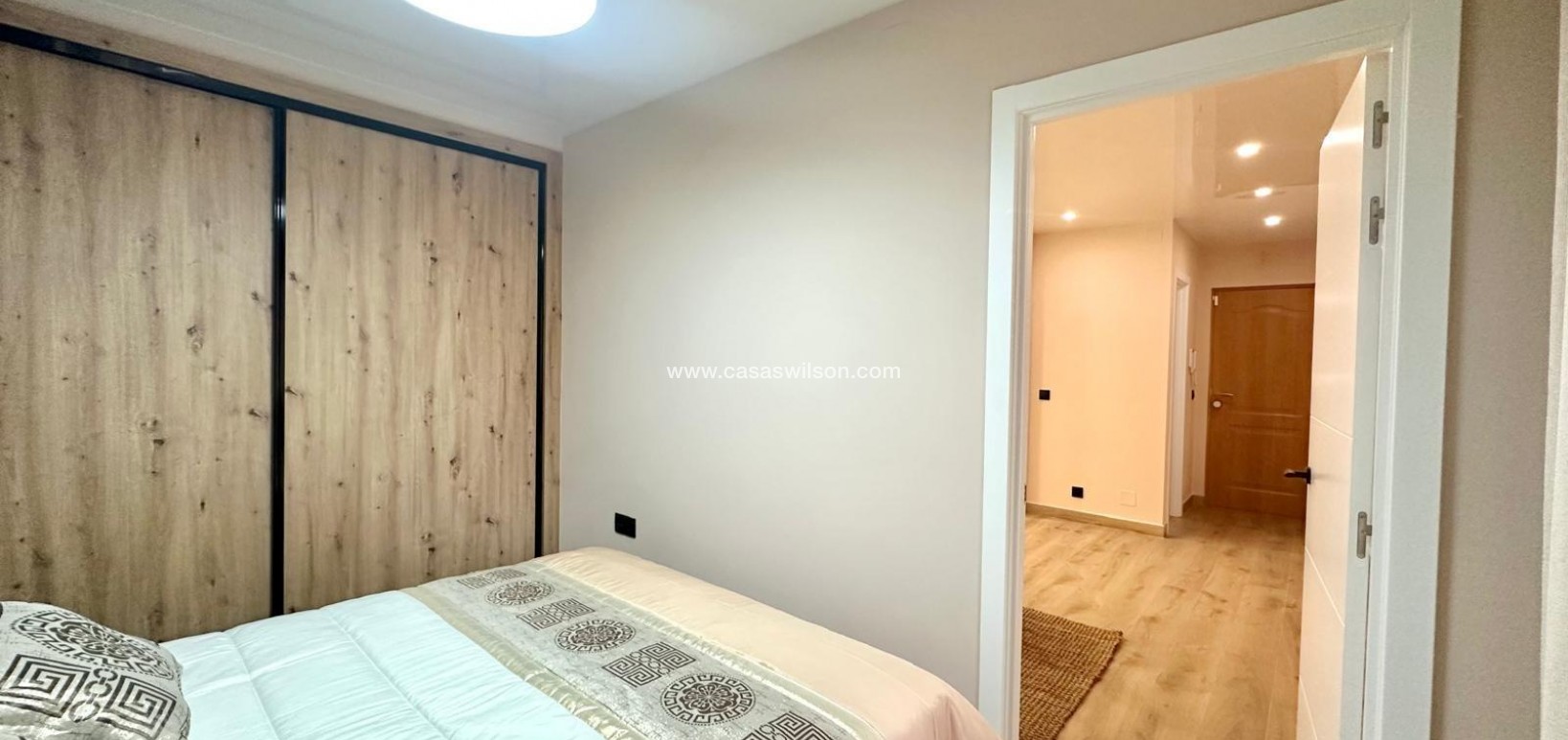 Sale - Apartment - Torrevieja - Centro